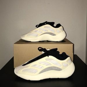 Yeezy 700 V3 Azael